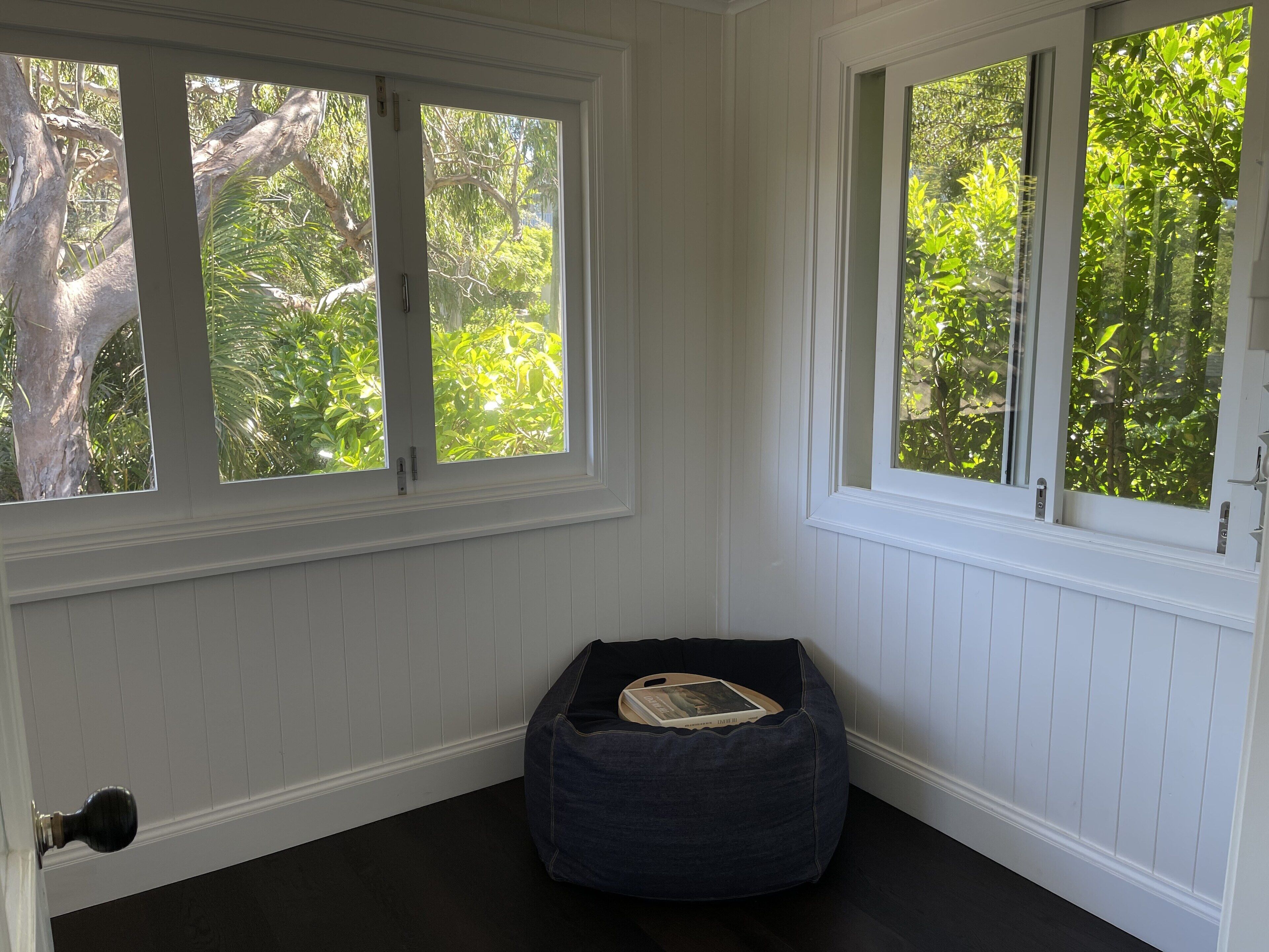 Picturesque apartment by the beach in Parsley Bay — image 17