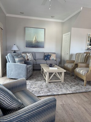 Een smart-tv en een dvd-speler