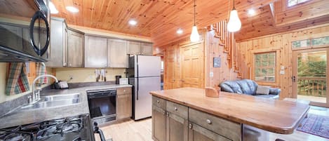 雪櫃、微波爐、焗爐、爐具