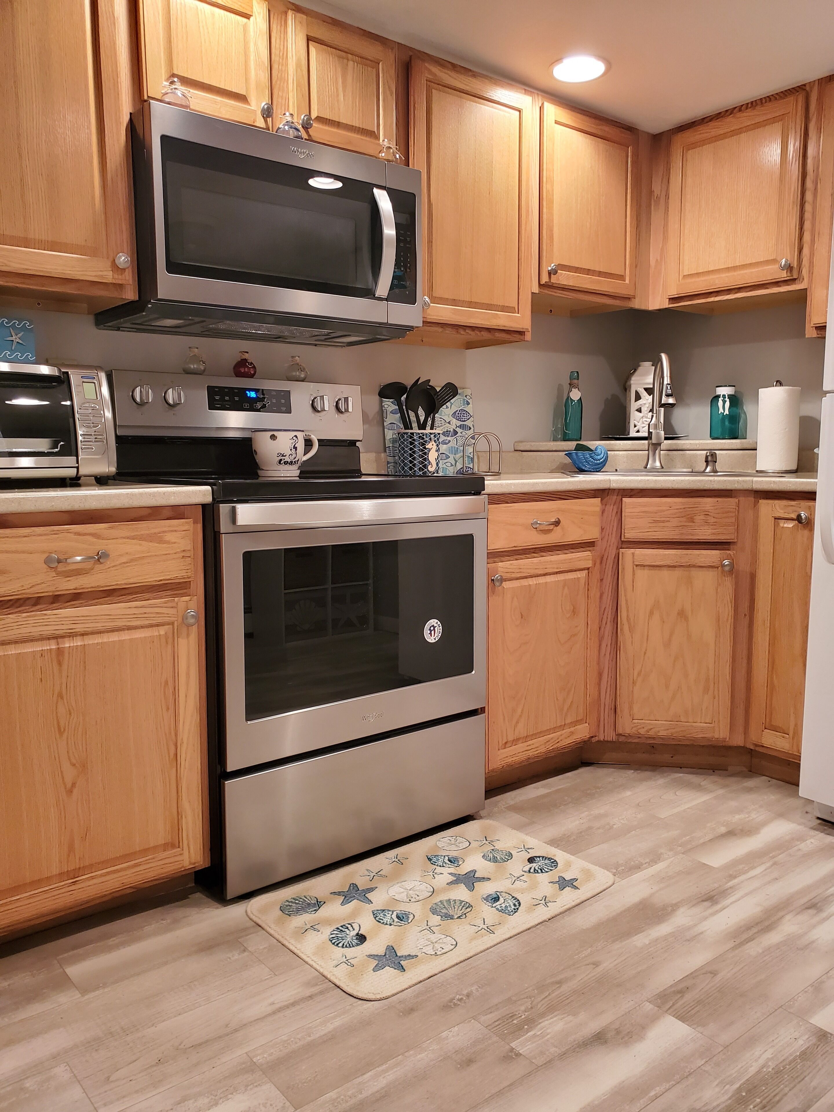 雪櫃、微波爐、焗爐、爐具