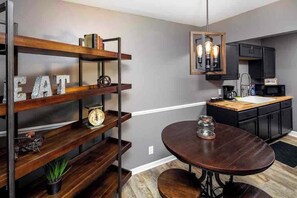 Oven, dining tables - Lansing Layover #9 | Urban Hideaway (Lansing)