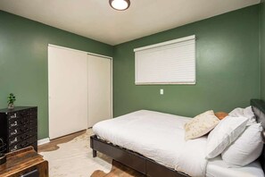 2 bedrooms, WiFi, bed sheets