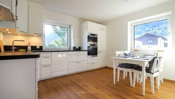 Kühlschrank, Herdplatte, Geschirrspüler