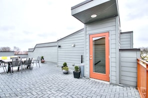 Outdoor dining - SUPERIOR LUXURY✨PRIVATE ROOFTOP✨/NEAR DOWNTOWN (Nashville)