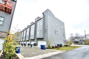 Exterior - SUPERIOR LUXURY✨PRIVATE ROOFTOP✨/NEAR DOWNTOWN (Nashville)