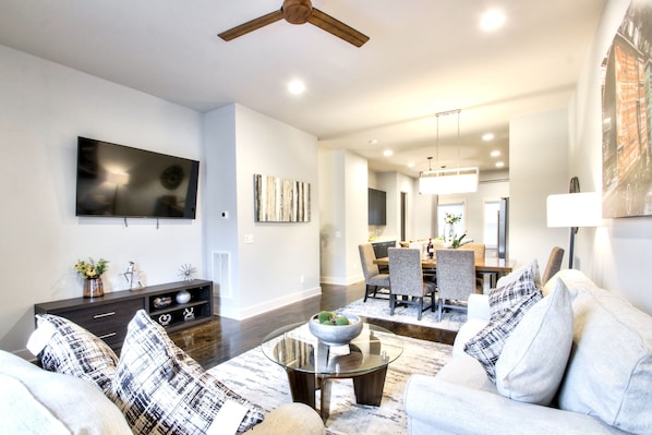 Smart TV - SUPERIOR LUXURY✨PRIVATE ROOFTOP✨/NEAR DOWNTOWN (Nashville)