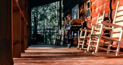 SkyView Smoky Mountain Lodge Near Gatlinburg and Pigeon Forge Tennessee