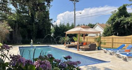 Lg Victorian, New Resort-likePrivate Pool, Beds for 17, 10min to SH beach