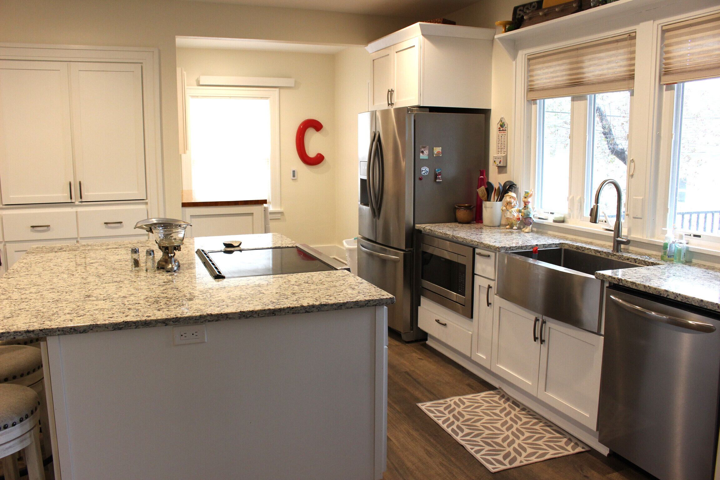 Frigorífic, microones, forn i placa de cuina 