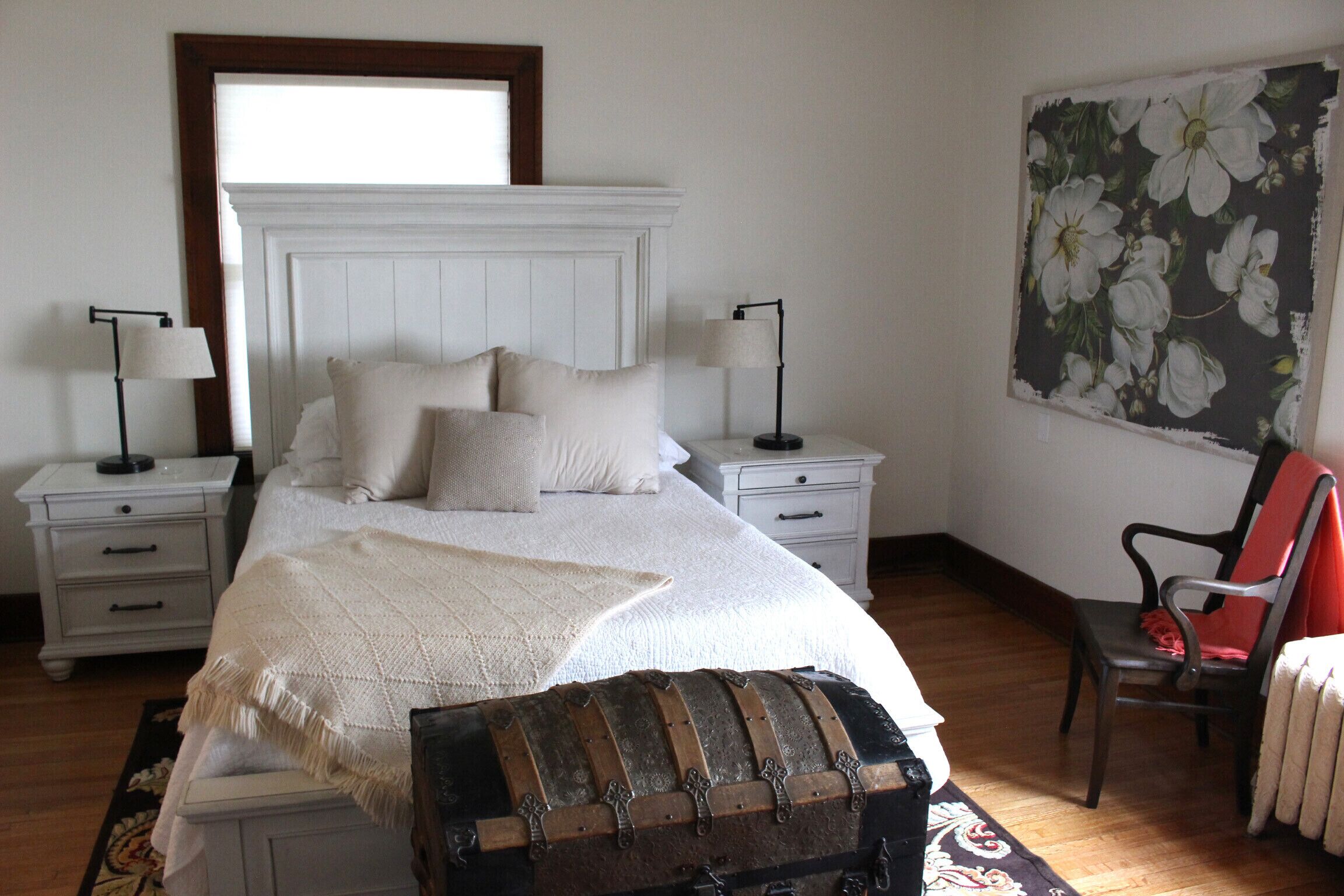 6 bedrooms, iron/ironing board, WiFi, bed sheets