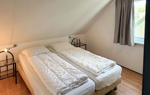 3 bedrooms, free WiFi, bed sheets