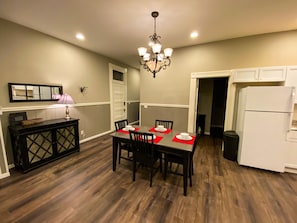 Dining - The Chestnut on the Square Historic Loft A (Osceola)