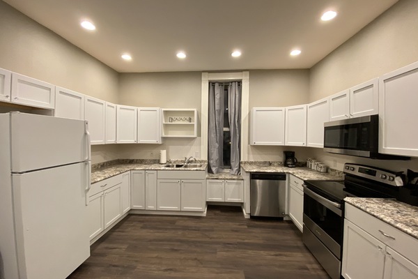 Geladeira, micro-ondas, fogão, cooktop