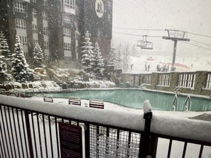 Outdoor pool, a heated pool - Marriott MountainSide Park City UT- Ski-in/out Park City Mountain Base-2 BR 2BA (Park City)