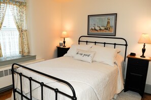 4 bedrooms, desk, iron/ironing board, travel crib