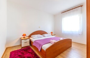 1 quarto, Wi-Fi de cortesia, roupa de cama