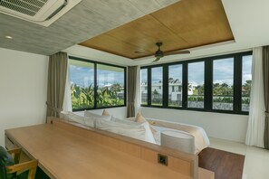 Desk, cots/infant beds, rollaway beds, free WiFi - Villa NVL Canggu by Nagisa Bali (Canggu)