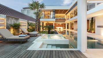 Sun deck