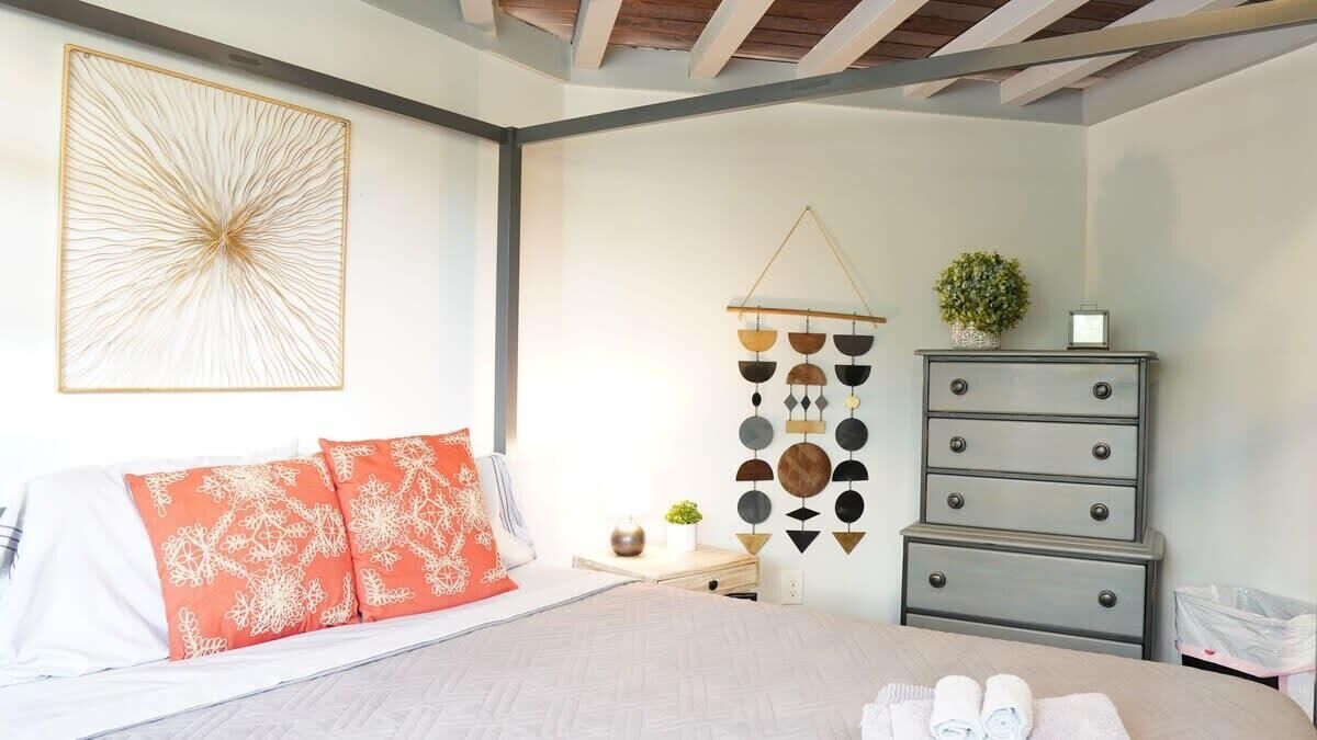 1 bedroom, WiFi, bed sheets