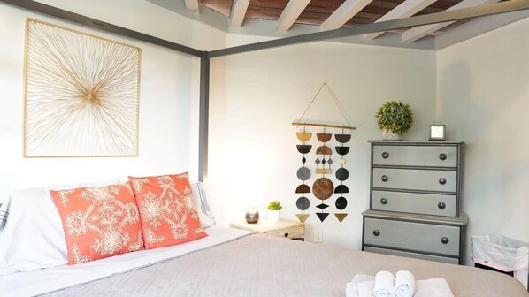 1 bedroom, WiFi, bed sheets