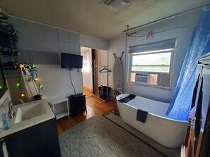 Unclassified image, 4 of 13, button