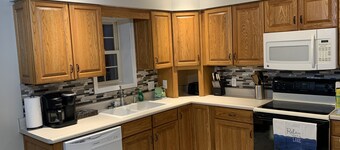 Large lake home 1/2 mile from boat ramp and courtesy dock on Stockton Lake 