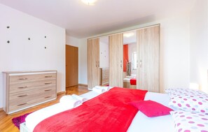 1 bedroom, free WiFi, bed sheets