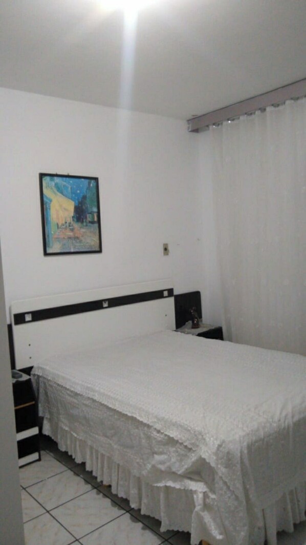 2 عدّة غرف نوم وخدمة الإنترنت