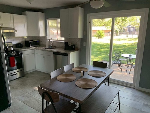 Tulsa whole home near Hard Rock Casino and I-44 with large fenced backyard 