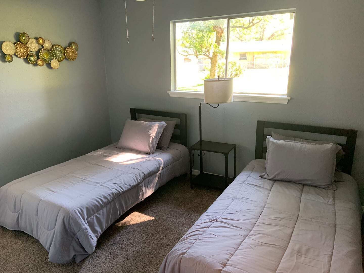 3 bedrooms, iron/ironing board, WiFi (free), bed sheets