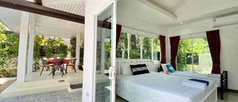 Family Villa, 4 Bedrooms, Private Pool, Mountain View | 4 bedrooms, pillow-top beds, in-room safe, desk