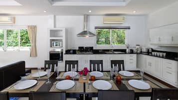 Family Villa, 4 Bedrooms, Private Pool, Mountain View | Private kitchen | Oven, stovetop, toaster, rice cooker