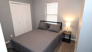 3 bedrooms, desk, iron/ironing board, free WiFi