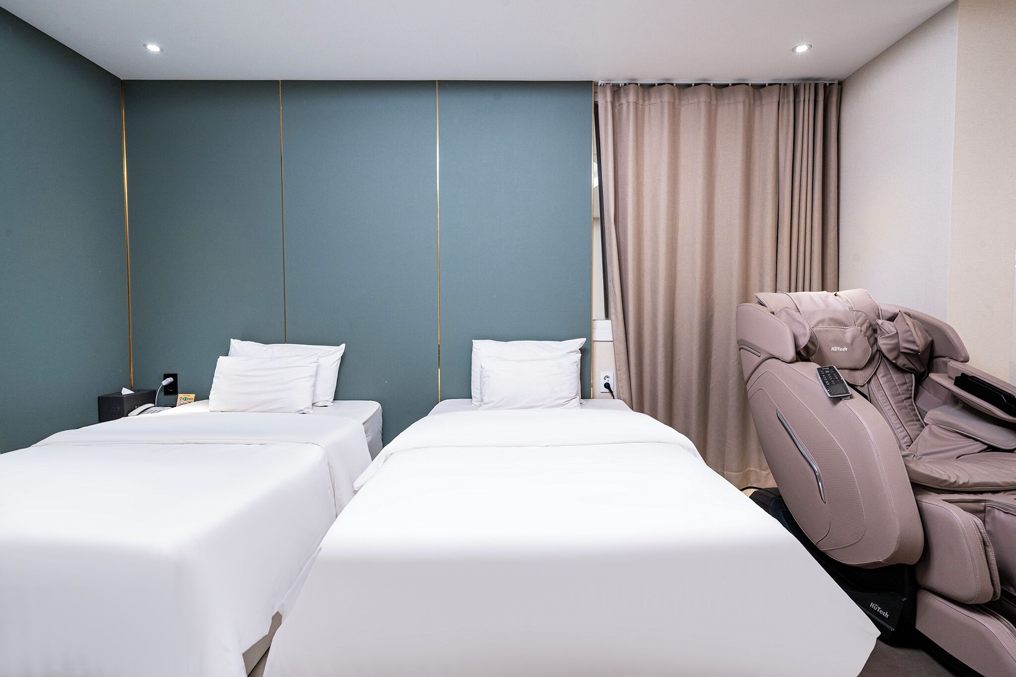 premium twin room (2 super single beds) | 1 bedroom, premium bedding, down duvets, tempur-pedic beds