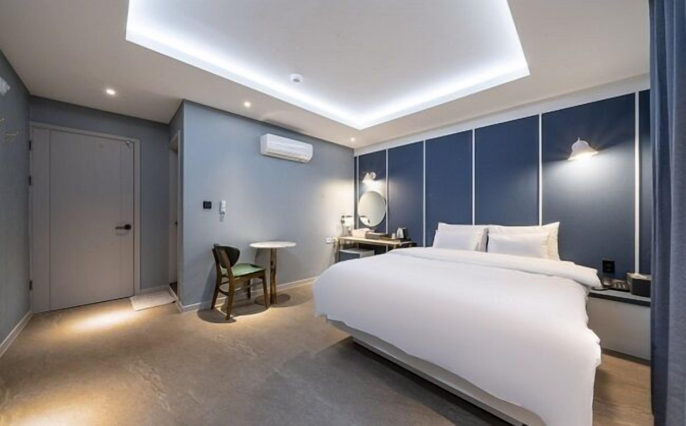 deluxe double room | 1 bedroom, premium bedding, down duvets, tempur-pedic beds