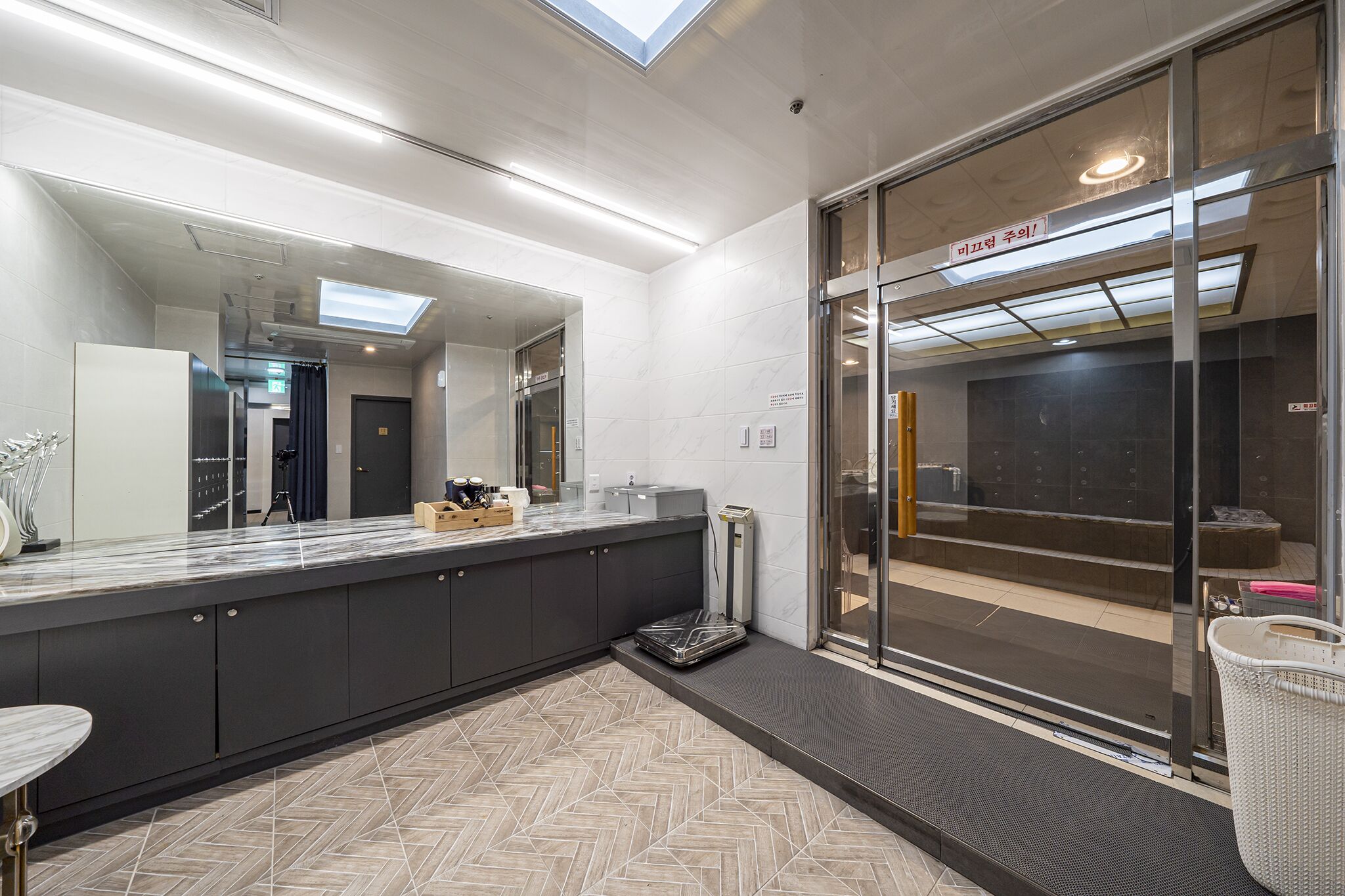 couples treatment room(s)