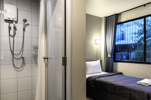 Single Room | Badeværelse | Bruser, gratis toiletartikler, bidet, håndklæder