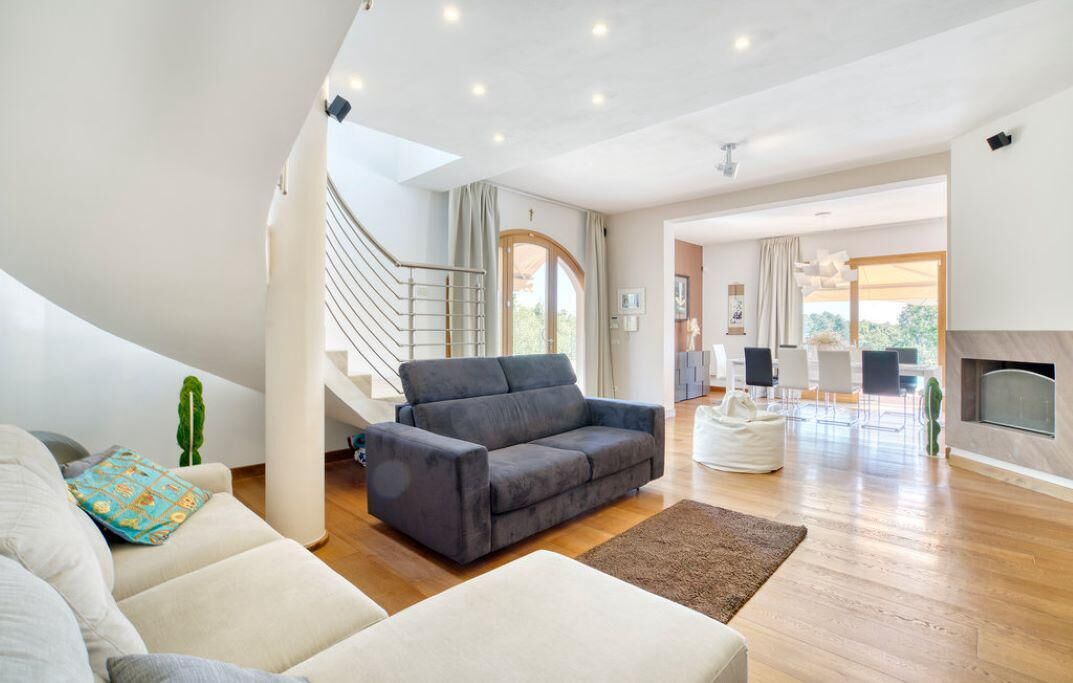 Smart-TV, Videospiele, DVD-Player, Bücher