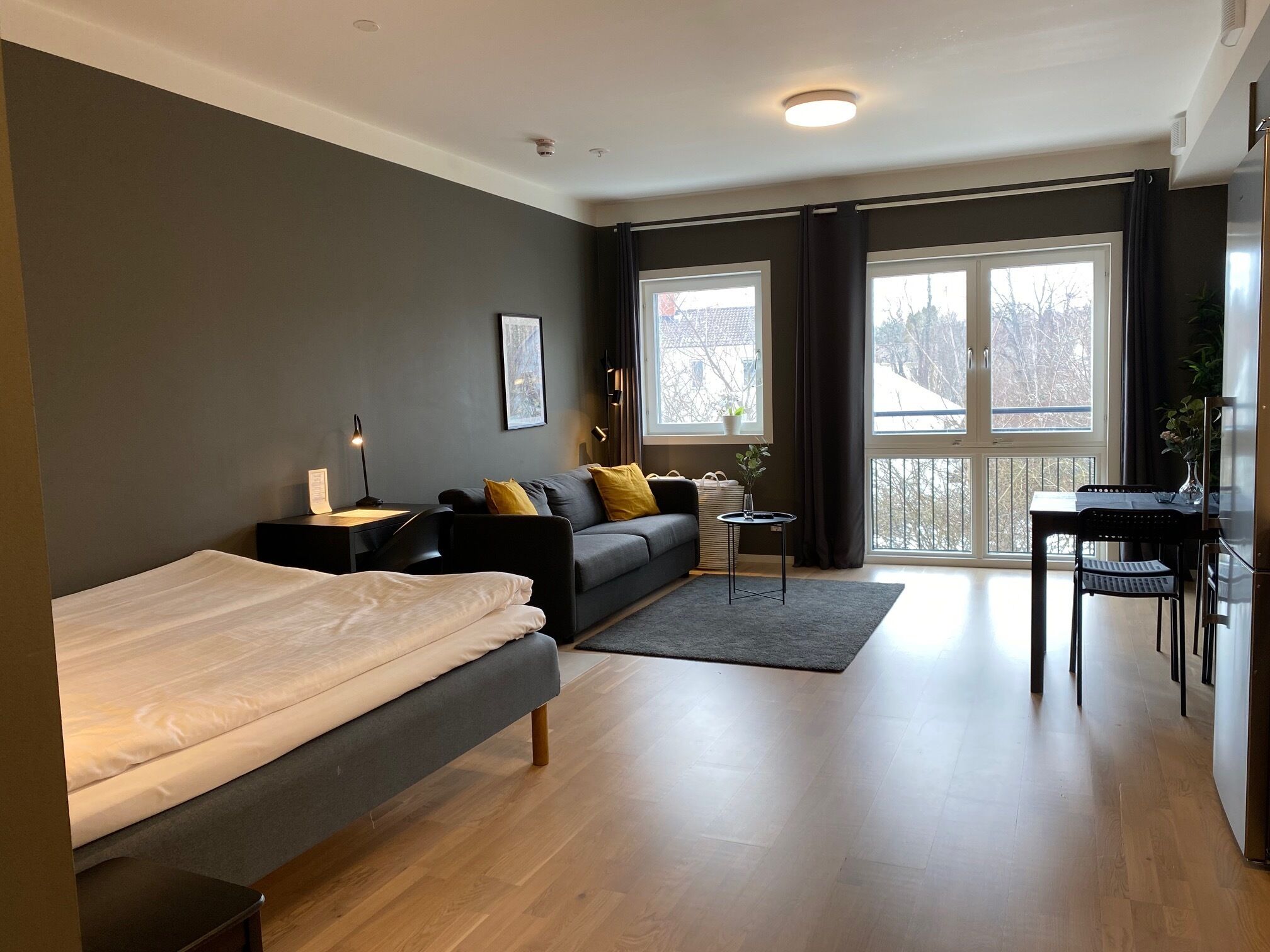 Standard fyrbäddsrum | Arbetsyta för laptop, ljudisolering och strykjärn/strykbräda