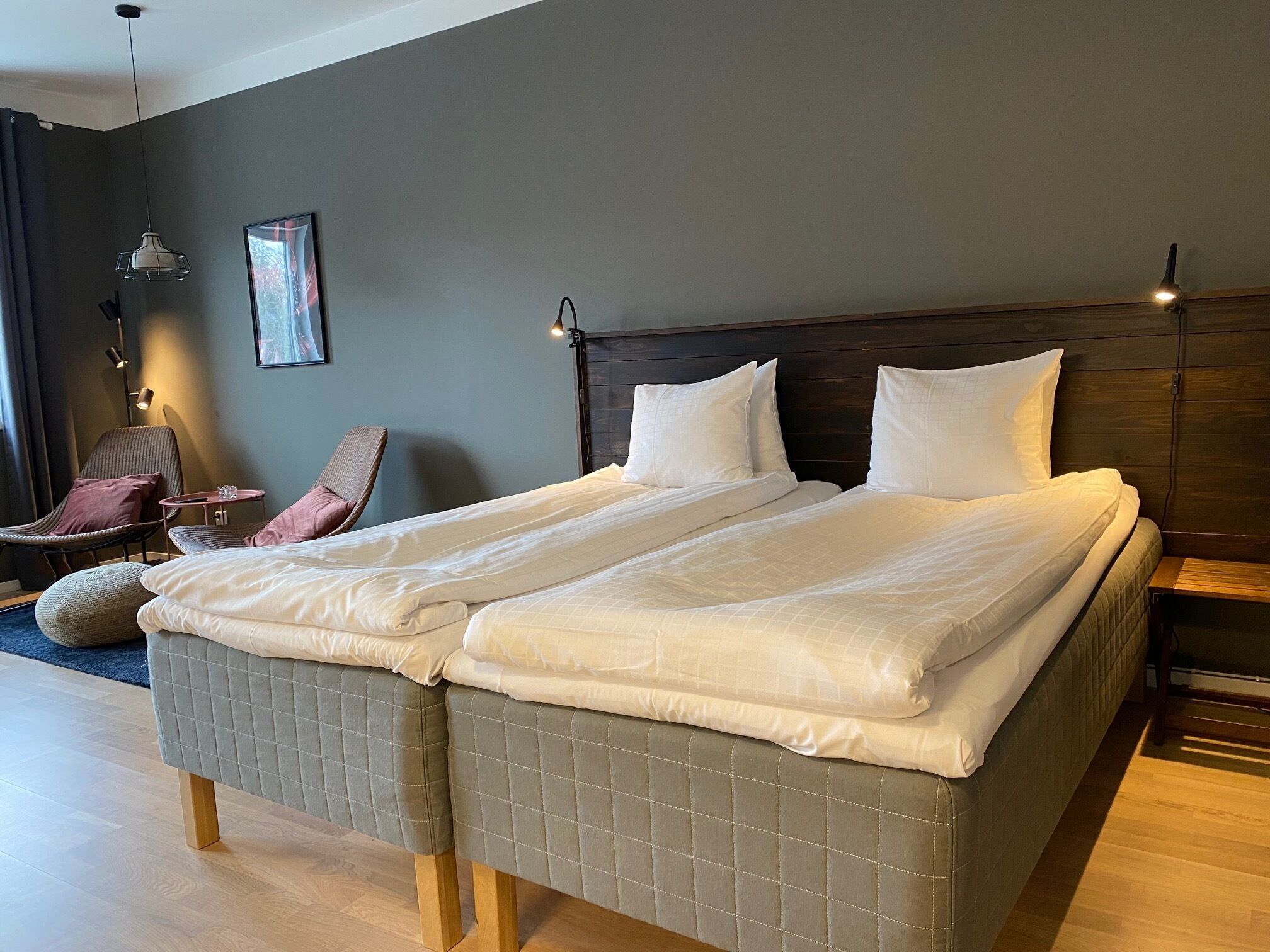 Laptop workspace, soundproofing, iron/ironing board, free WiFi