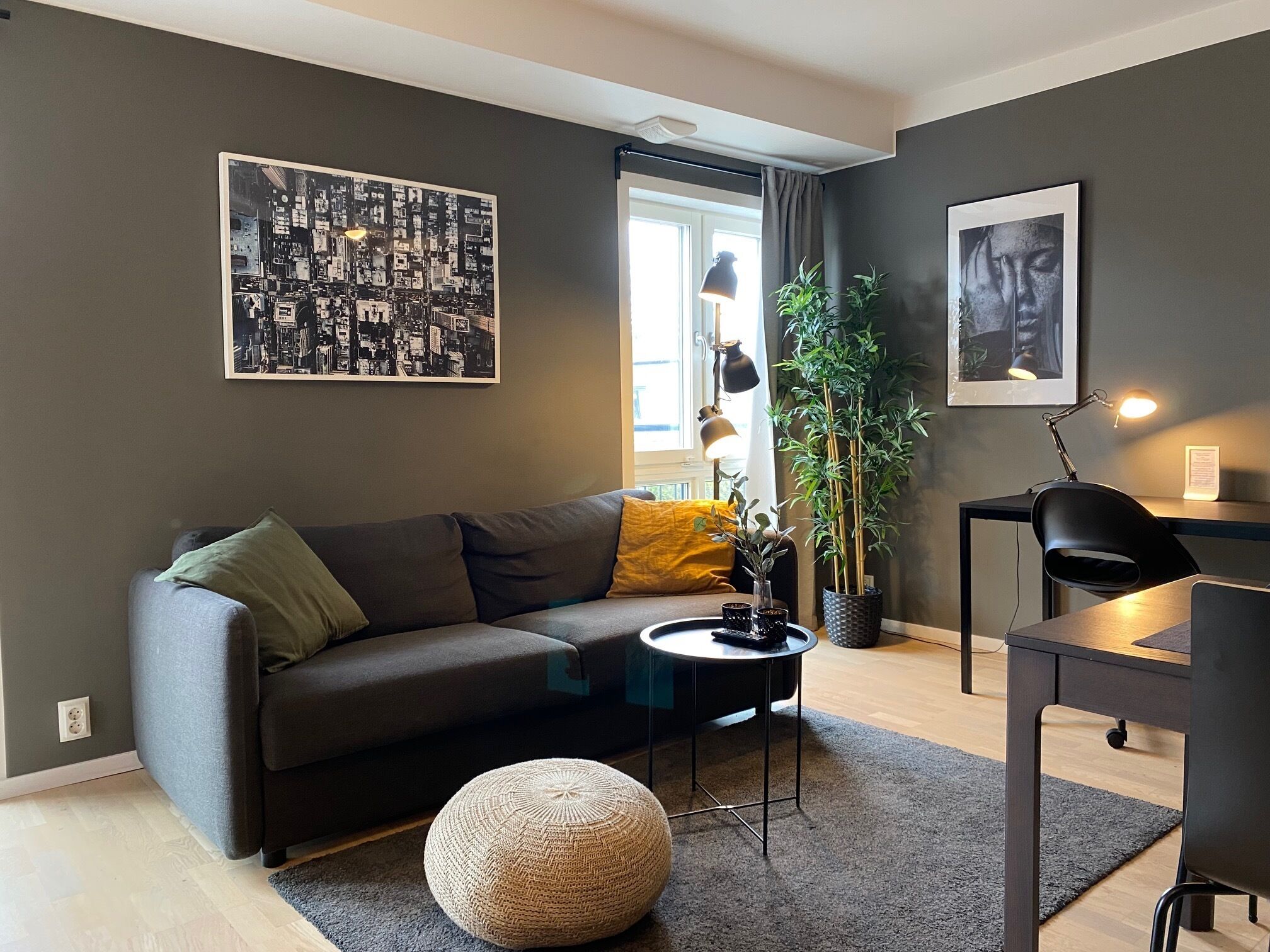 Laptop workspace, soundproofing, iron/ironing board, free WiFi