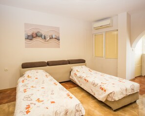 1 Schlafzimmer, Schreibtisch, Bügeleisen/Bügelbrett, kostenloses WLAN