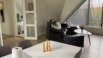Søkig | Opholdsområde | 38-tommers fladskærms-tv med digitale kanaler, tv, gulvvarme