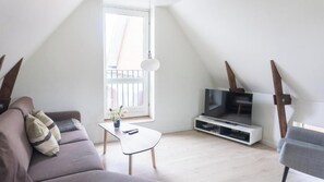 Søhuset | Wohnbereich | 38-Zoll-Flachbildfernseher mit Digitalempfang, Fernseher