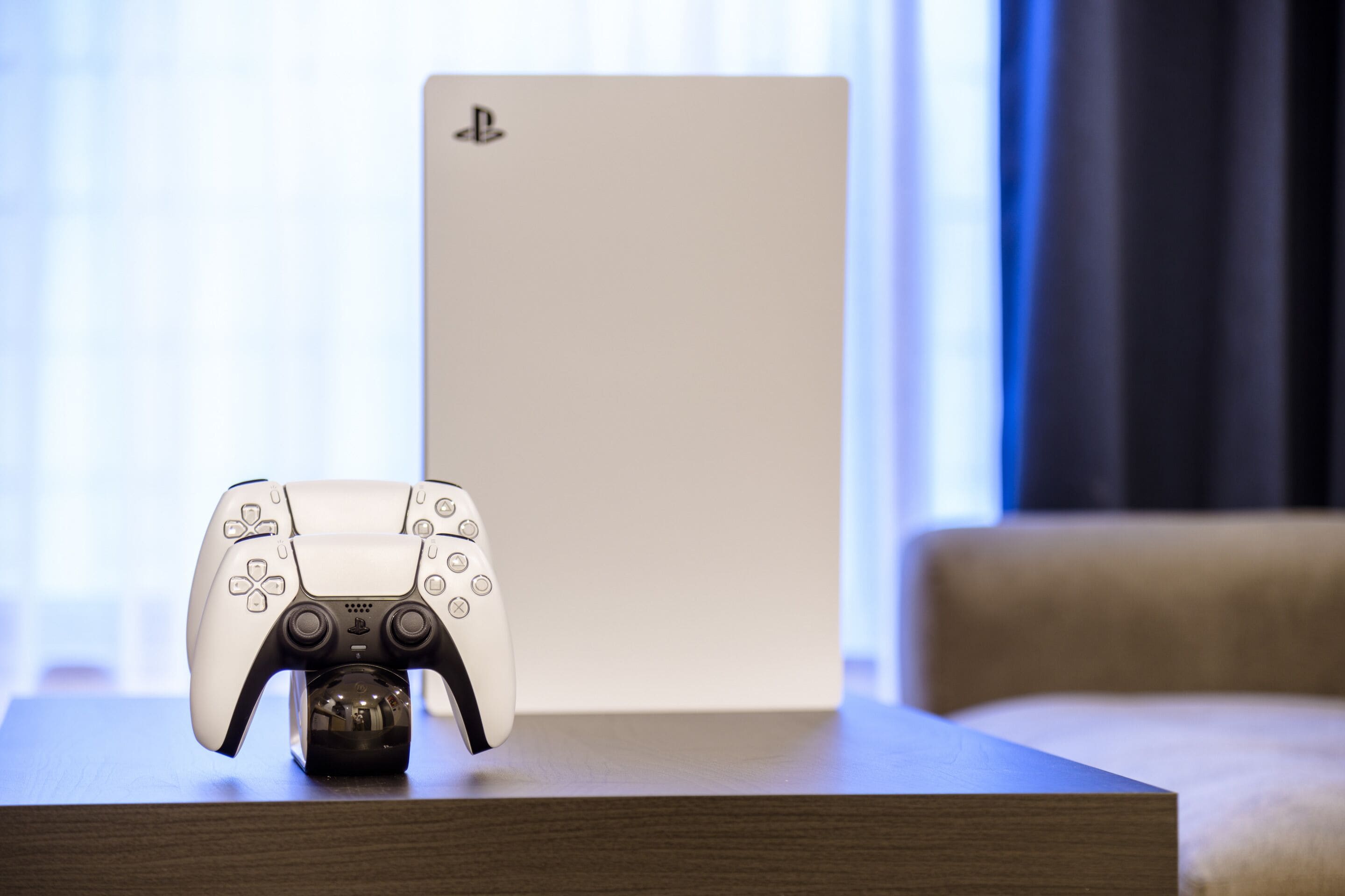 deluxe playstation 5 queen room (no view) | 1 bedroom, down duvets, minibar, in-room safe