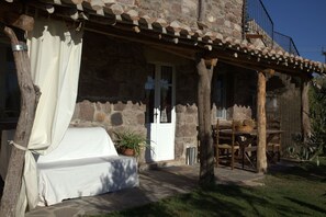 تناول الطعام بالخارج