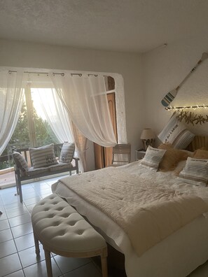 2 bedrooms, in-room safe, iron/ironing board, travel cot - House in secure residence with exceptional sea view (tarco conca)