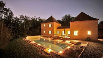 Outdoor pool, a heated pool