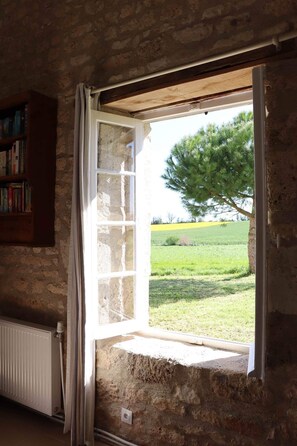 Interior - Le Pressoir  - Traditional Farmhouse nr La Rochelle. beaches 20 mins and a pool. (Landrais)