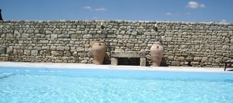 Pigeonnier - Traditional Farmhouse near La Rochelle. beaches 20 mins and a pool.